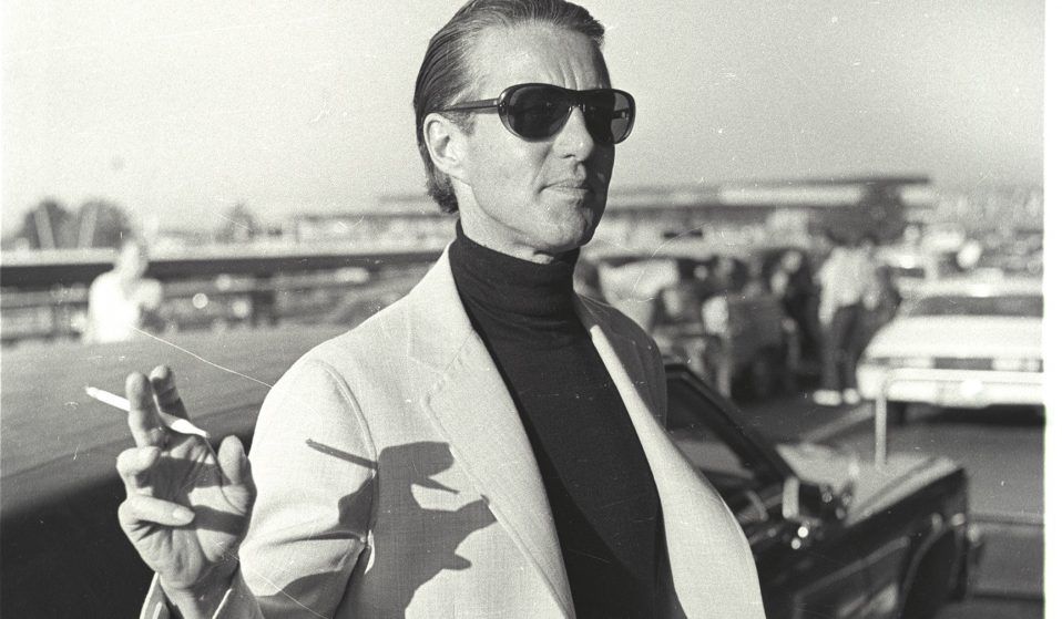 Efsanevi Tasarımcı Halston Hakkında Bilmeniz Gereken Her Şey