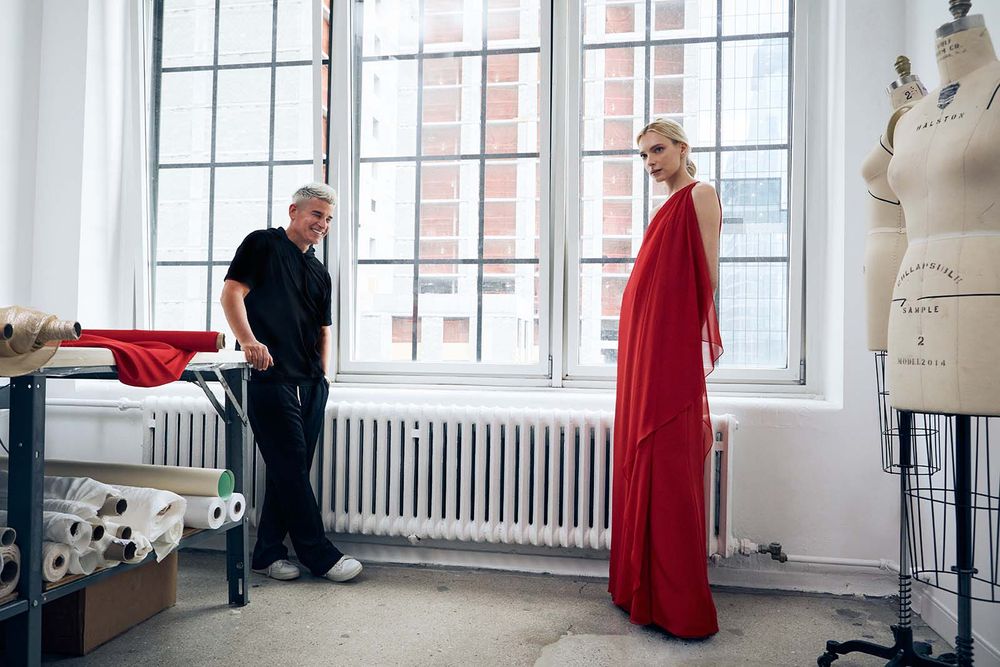 Netflix, Halston Markasıyla İş Birliği Yaptı