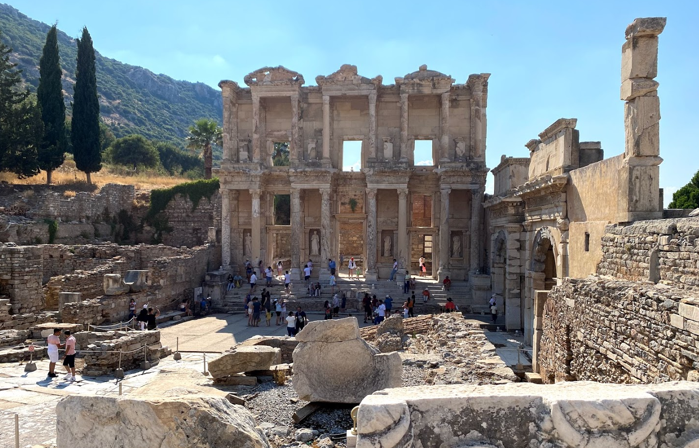 Geçmişin İzinde: Efes Antik Kenti Hikayesi